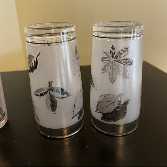 Lot of 4 Vintage Libbey Silver Frosted Leaves 4 oz Juice Cordial Glasses MINT! - Picture 5 of 6